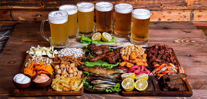 Food and drinks available at the golf bar